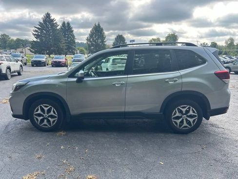 Used 2019 Subaru Forester Premium AWD/4WD image 6