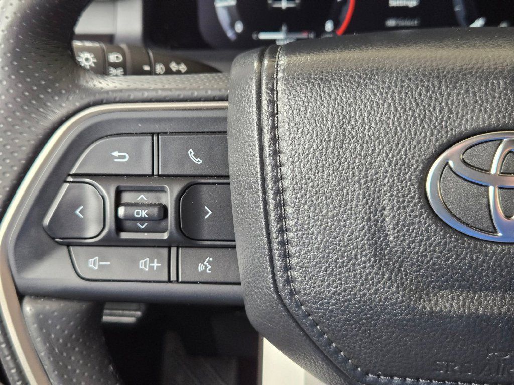 Used 2025 Toyota 4Runner TRD Sport AWD/4WD image 21