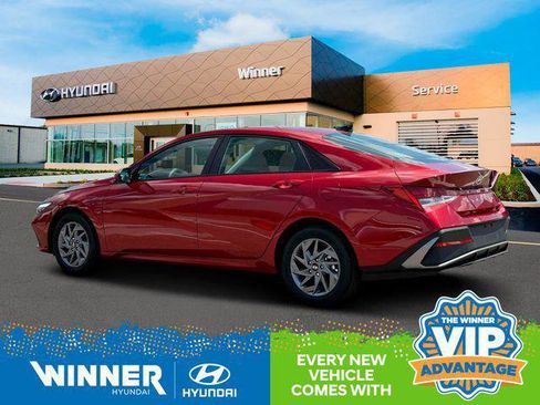 New 2025 Hyundai Elantra Blue image 4