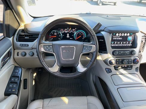 Used 2019 GMC Yukon Denali w/ Denali Ultimate Package image 17