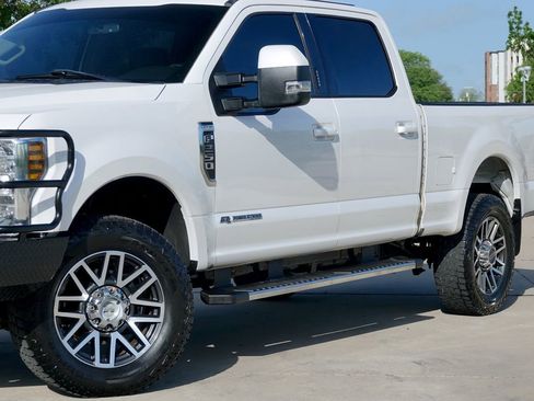 Used 2019 Ford F250 Lariat w/ Lariat Value Package AWD/4WD image 9