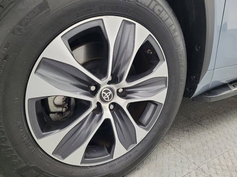 Used 2022 Toyota Highlander XLE image 31