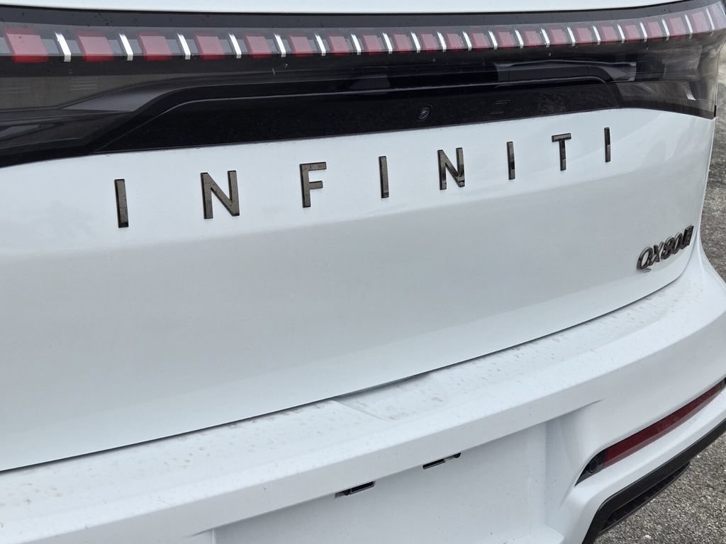 New 2026 INFINITI QX80 Autograph w/ Premium Cargo Package AWD/4WD image 10