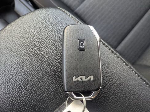 Used 2024 Kia Soul EX w/ Option Group 015 FWD image 31