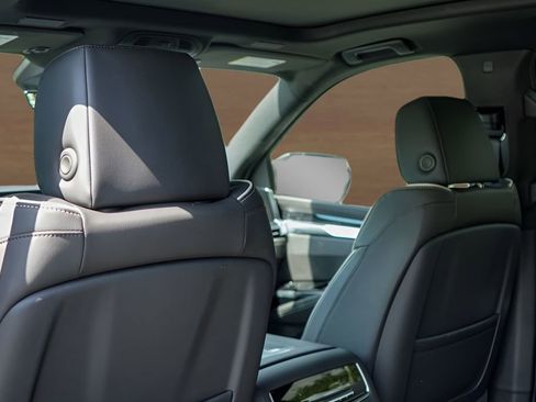 New 2026 Cadillac Escalade ESV Sport w/ Touring Package AWD/4WD image 19