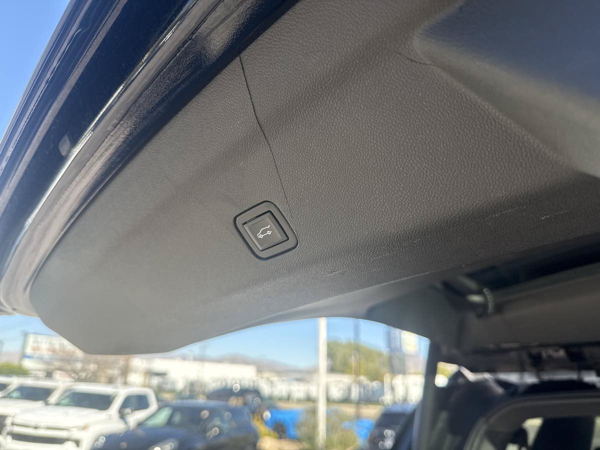 Used 2022 GMC Yukon XL Denali AWD/4WD image 21