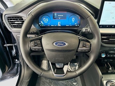 Used 2024 Ford Escape Platinum w/ Premium Technology Package AWD/4WD image 11