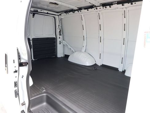 New 2026 GMC Savana 2500 w/ Enhanced Convenience Package RWD image 22