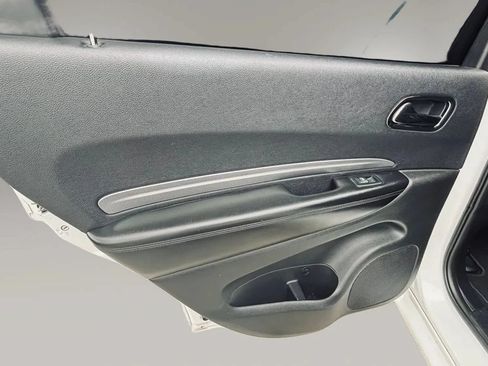 Used 2019 Dodge Durango GT RWD image 12