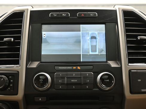 Used 2017 Ford F150 Lariat w/ Equipment Group 502A Luxury image 32