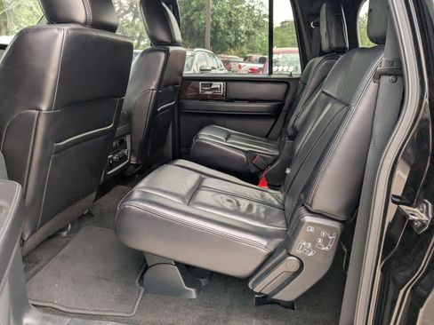 Used 2017 Lincoln Navigator L Select image 21