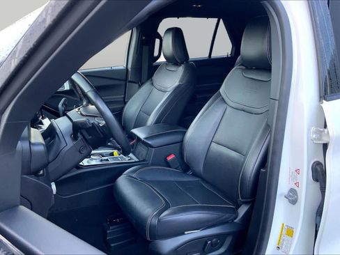 Used 2022 Ford Explorer ST w/ Equipment Group 401A AWD/4WD image 8