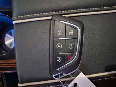 Used 2023 Cadillac Escalade ESV Premium Luxury AWD/4WD image 27