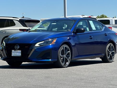 Certified 2024 Nissan Altima 2.5 SR FWD image 8