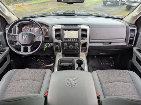 Used 2017 RAM 1500 Classic SLT w/ SLT Plus D￩cor Group image 25