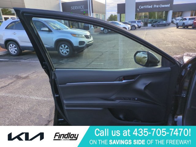 Used 2022 Toyota Camry XSE w/ Navigation Upgrade Package FWD image 13