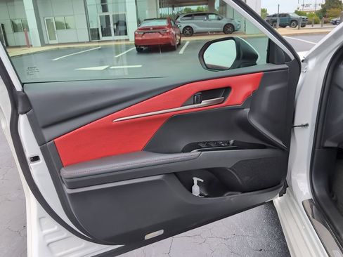 Used 2025 Toyota Camry XSE FWD image 10