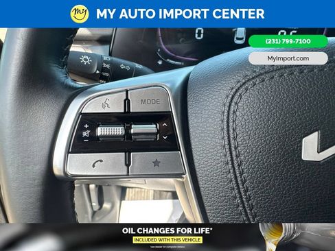 Used 2025 Kia Telluride S AWD/4WD image 16