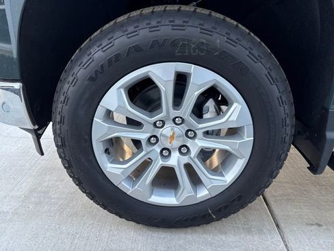 New 2026 Chevrolet Silverado 1500 LTZ w/ LTZ Premium Package image 13