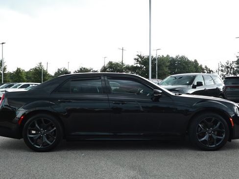 Used 2023 Chrysler 300 S w/ Comfort Group RWD image 4