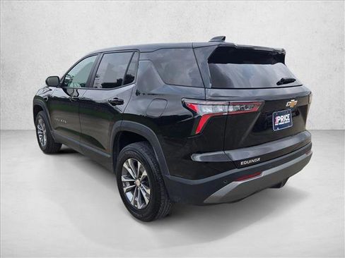 Used 2025 Chevrolet Equinox LT FWD image 8