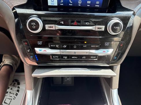 Used 2021 Ford Explorer Platinum AWD/4WD image 18