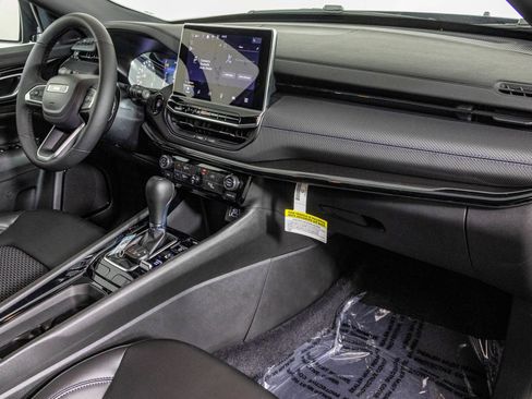 New 2026 Jeep Compass Latitude AWD/4WD image 40