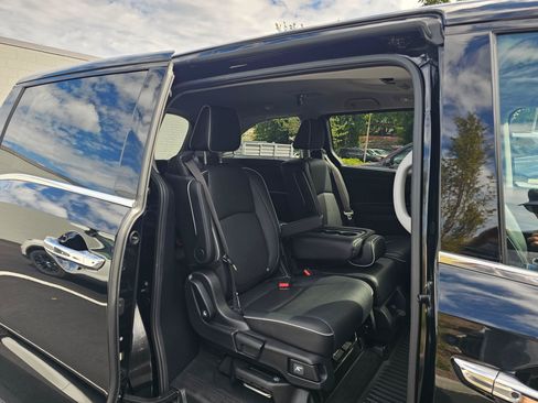 Used 2023 Honda Odyssey Elite image 15