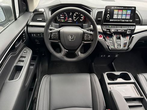 New 2026 Honda Odyssey Touring image 24