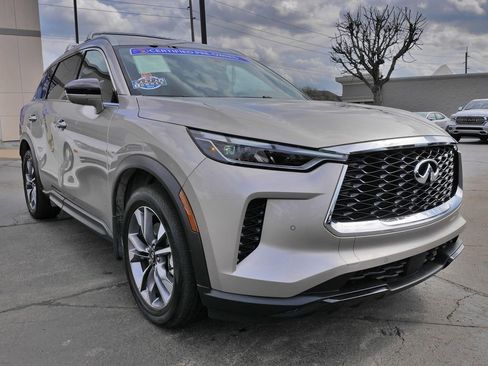 Used 2024 INFINITI QX60 Luxe w/ Vision Package image 3