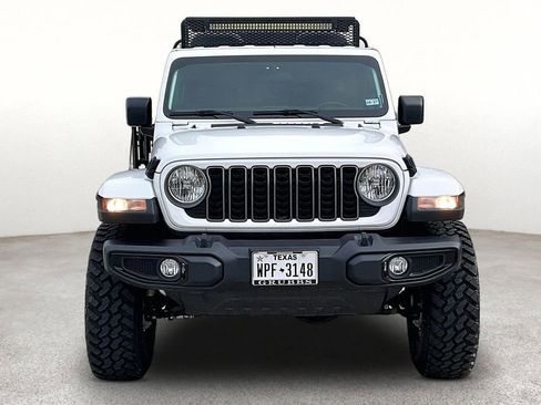 Used 2025 Jeep Gladiator Sport image 5