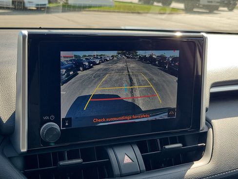 Used 2023 Toyota RAV4 LE image 27