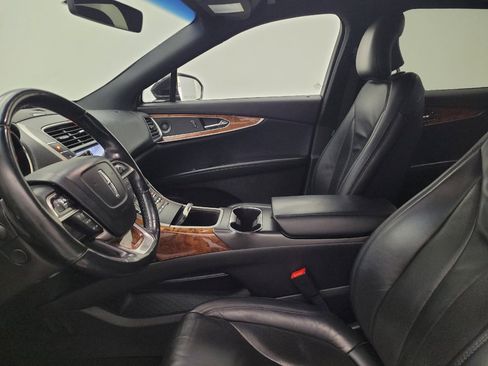 Used 2019 Lincoln Nautilus Select AWD/4WD image 17
