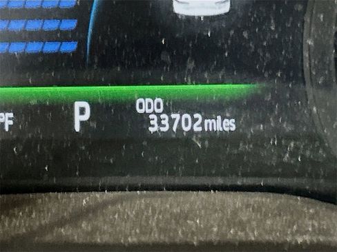 Used 2025 Toyota Sienna LE image 10