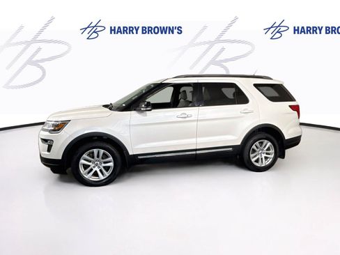 Used 2018 Ford Explorer XLT w/ Equipment Group 202A AWD/4WD image 30