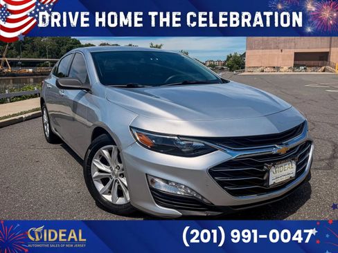 Used 2019 Chevrolet Malibu LT FWD image 1