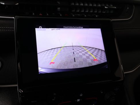 Used 2025 Jeep Grand Cherokee 4WD image 6