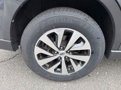 Used 2024 Subaru Outback AWD/4WD image 7