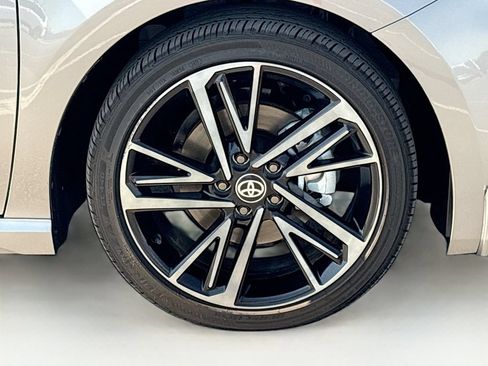 Used 2026 Toyota Camry XSE FWD image 31
