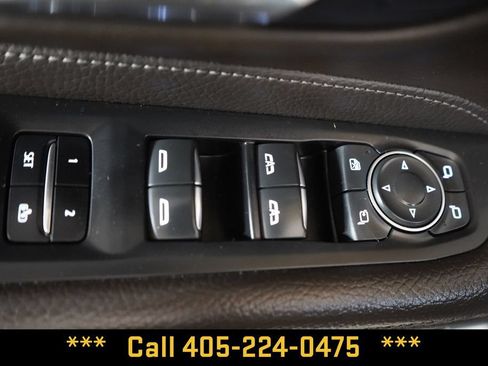 Used 2021 GMC Yukon Denali w/ Denali Ultimate Package AWD/4WD image 34