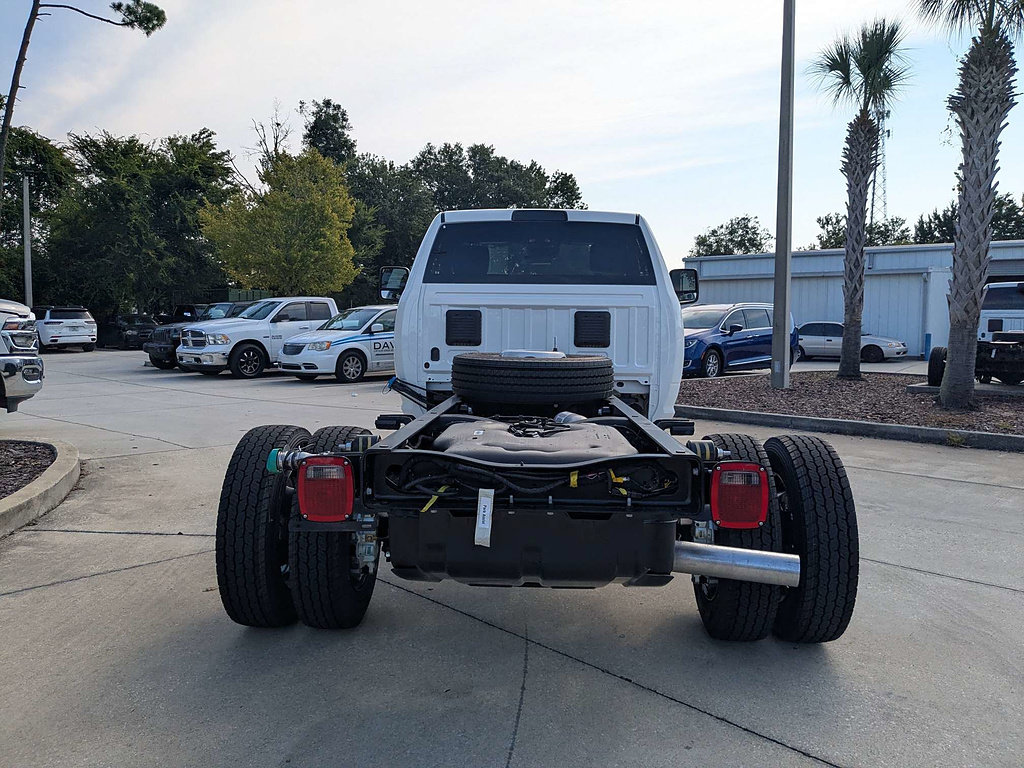 New 2026 RAM 5500 Tradesman AWD/4WD image 4
