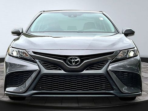 Used 2024 Toyota Camry SE FWD image 2