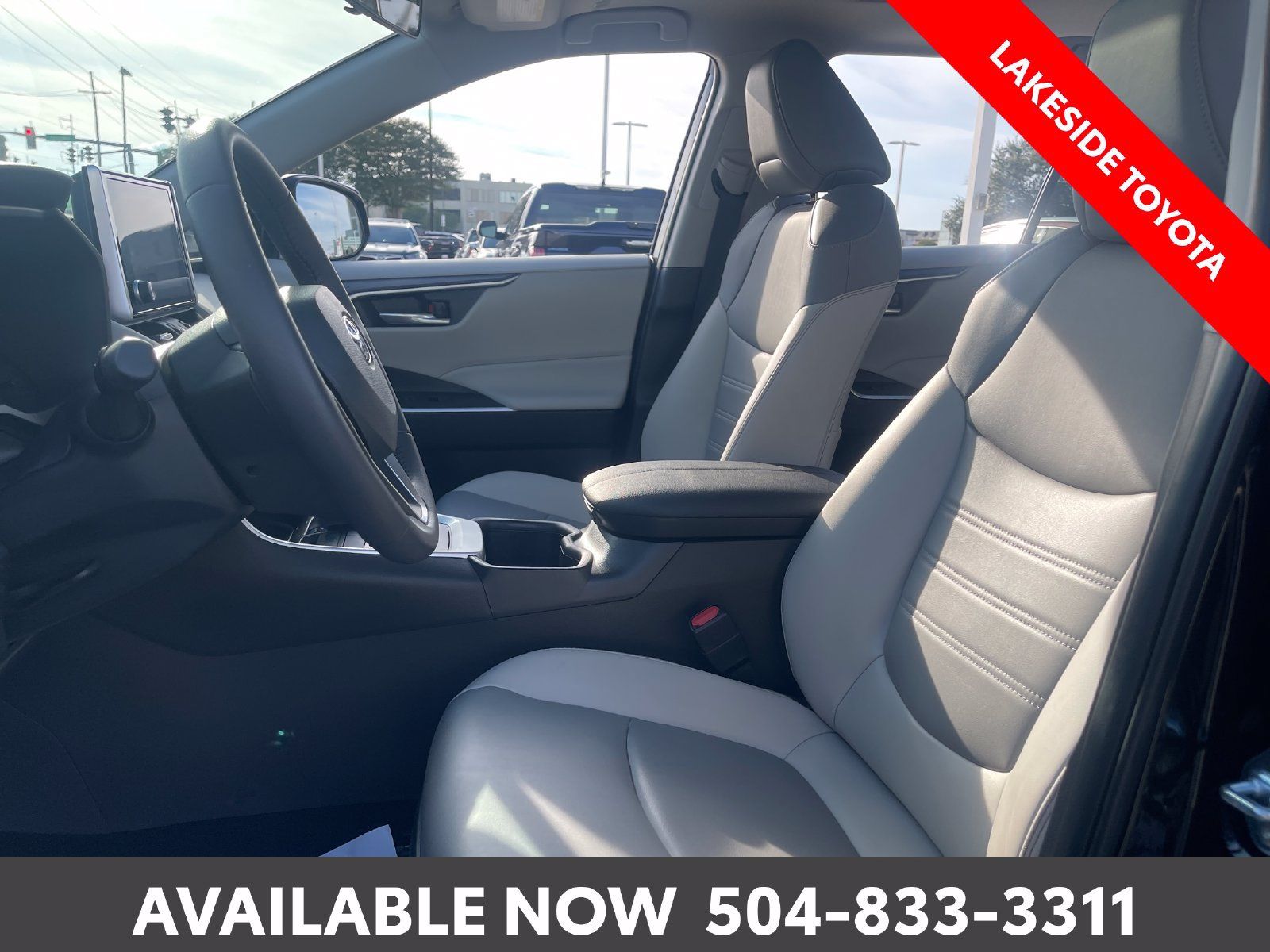 Used 2025 Toyota RAV4 XLE Premium FWD image 28