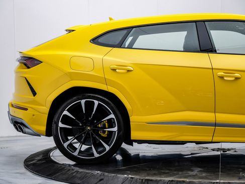 Used 2021 Lamborghini Urus AWD/4WD image 20