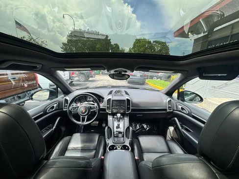Used 2016 Porsche Cayenne S w/ Premium Plus Package AWD/4WD image 22