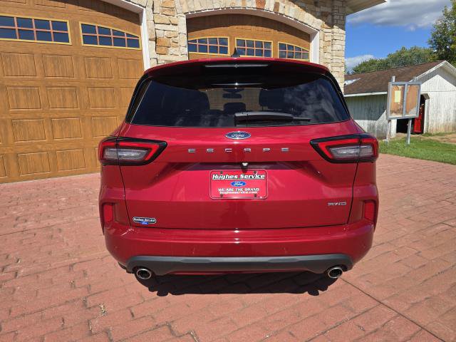 Used 2024 Ford Escape ST-Line w/ Tech Pack #1 AWD/4WD image 4