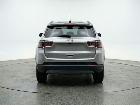 Used 2025 Jeep Compass Limited AWD/4WD image 7