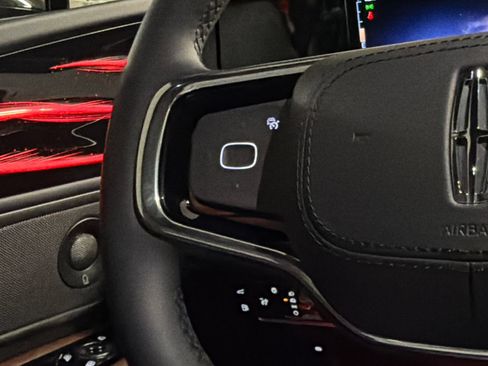 New 2026 Lincoln Nautilus Reserve AWD/4WD image 18