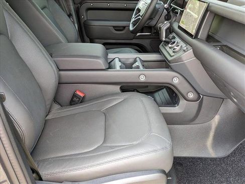 New 2025 Land Rover Defender 110 S image 18