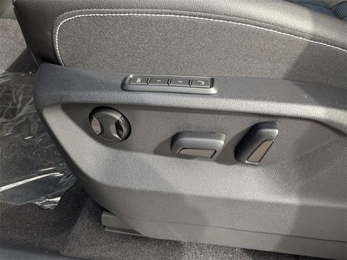 New 2026 Volkswagen Atlas Cross Sport SEL Premium R-Line image 28